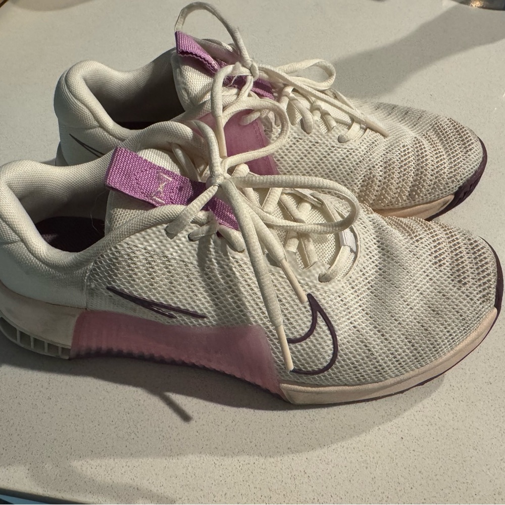 Nike Cream and Lavender Athletic Shoes